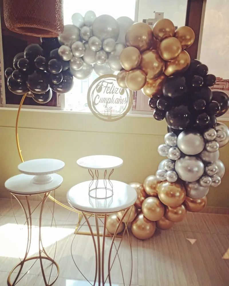 Arco de globos dorado, plateado y negro
